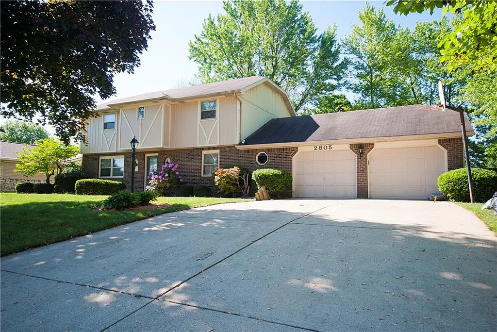2805 Catalina Dr photo 1