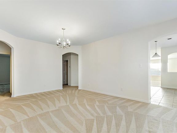 4th image of 313 Ferndale Dr