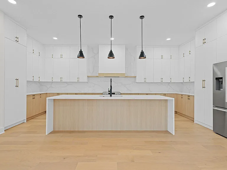 3202 W La Salle St — Photo 24