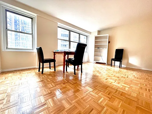 Rented by Nest Seekers International | media 13