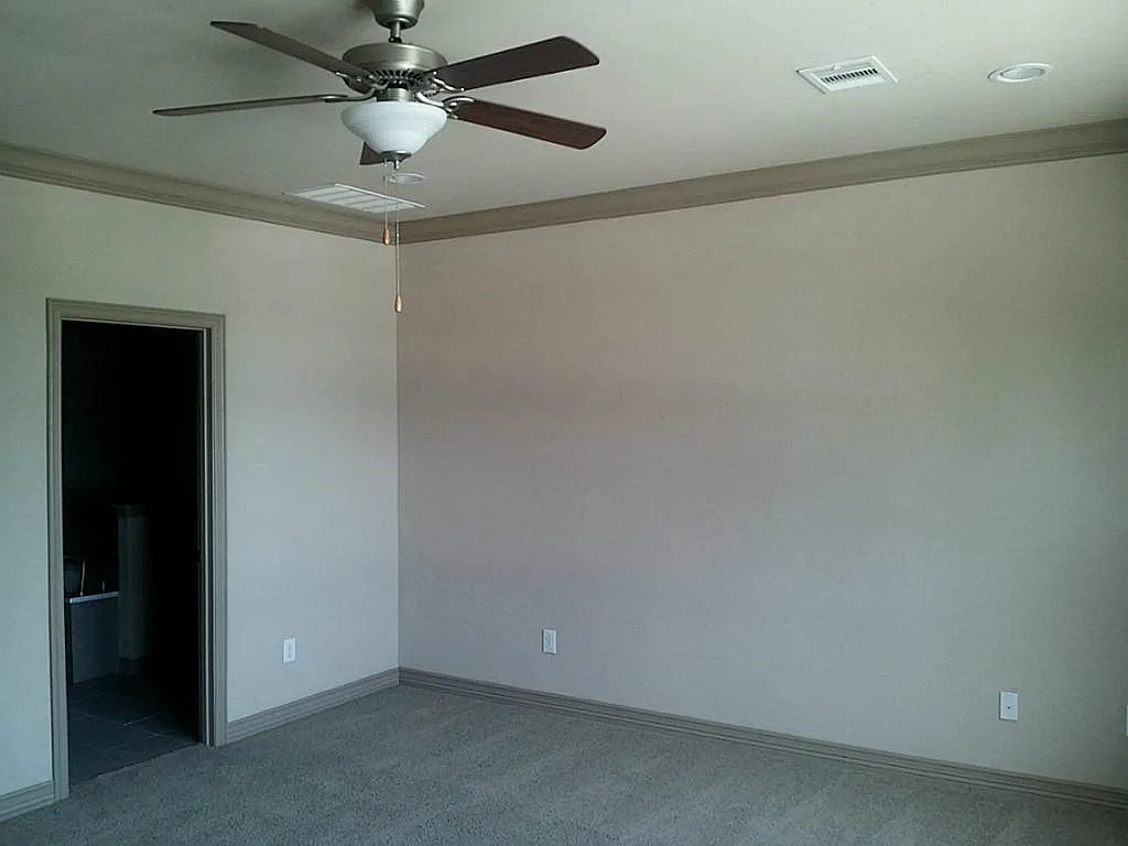 3 bed, 2.5 bath, 2224 sqft, $3,050 — Photo 4