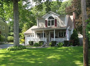 19 Grove Ave, Saint James, NY 11780