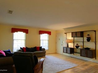 217 Ramsgate Gardens Ct APT 104, Saint Matthews, KY 40207