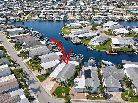 3rd image of 17630 Canal Cove Ct