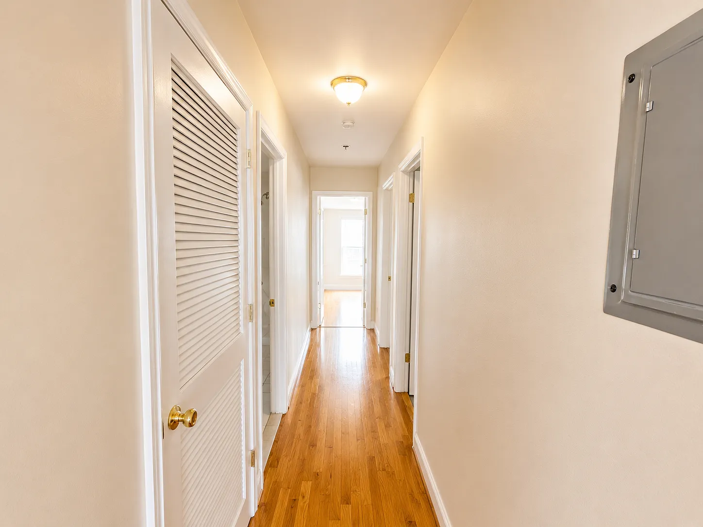 3 bed, 1000 sqft, $1,995 — Photo 4