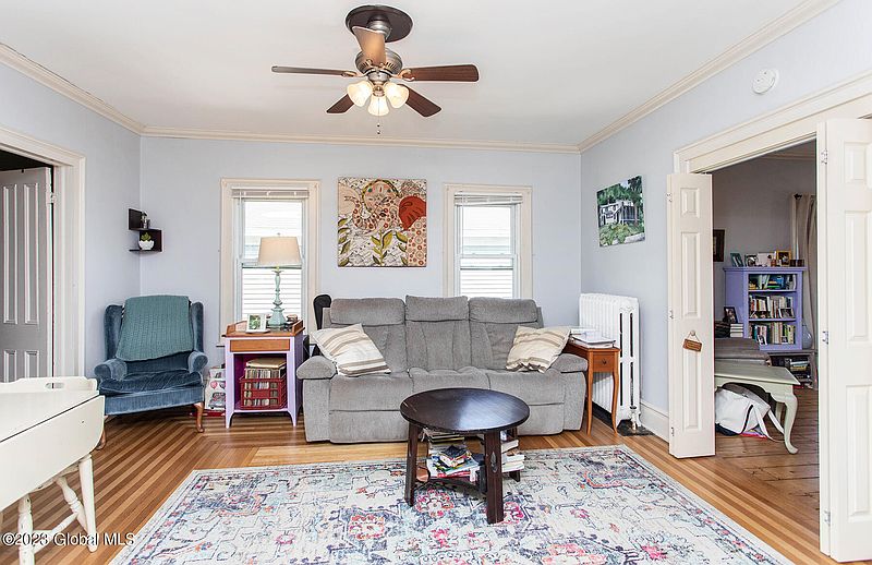 3rd image of 27 McMaster Street