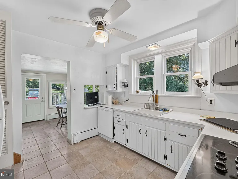1715 Skippack Pike — Photo 12