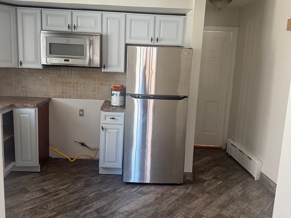 1st image of 490 Buel Ave Floor 1