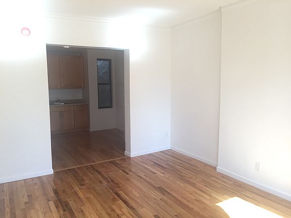 4th image of 305 W 116th St APT 4A