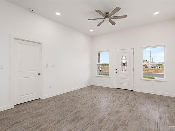 3rd image of 349 Barcelona St