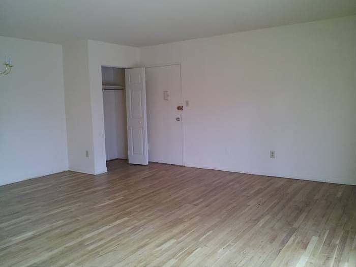 Living Space/Hardwood Flo