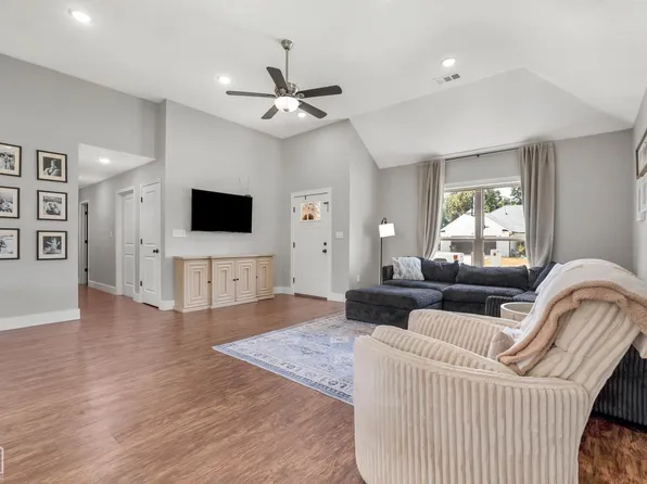 301 Stella Dr, Bono, AR 72416