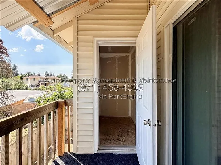 13062 SE Powell Blvd #5 — Photo 7