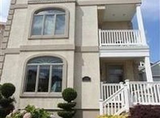 106 N Clarendon Ave, Margate, NJ 08402