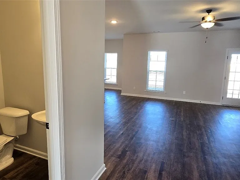 109 Exmoor Cir — Photo 12