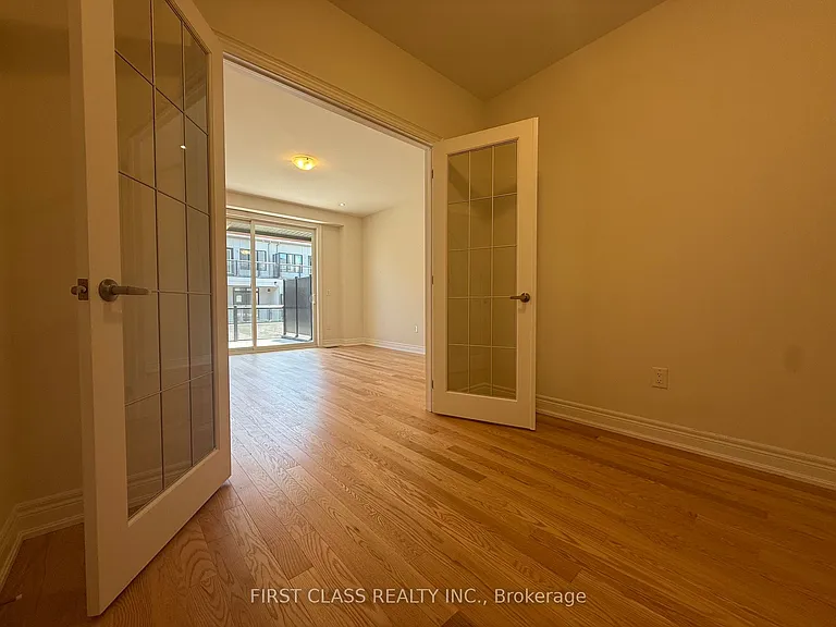 533 Vine Cliff Blvd — Photo 8