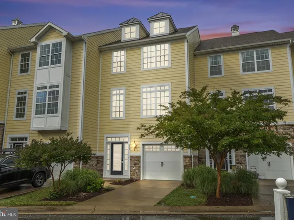 205 Monroe Point Dr, Colonial Beach, VA 22443