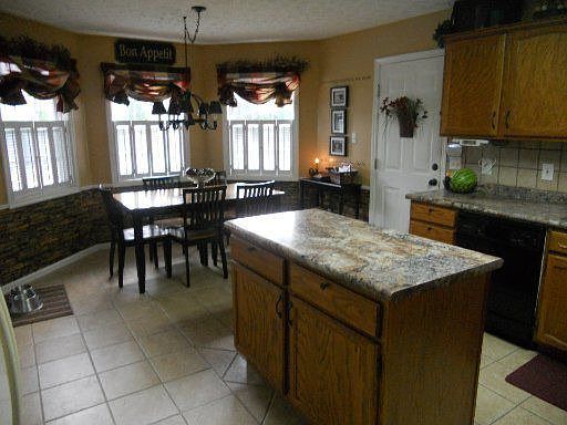 3rd image of 7417 Willow Trace Ln
