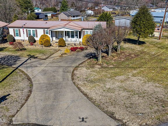 3rd image of 102 Thorps Chapel Rd