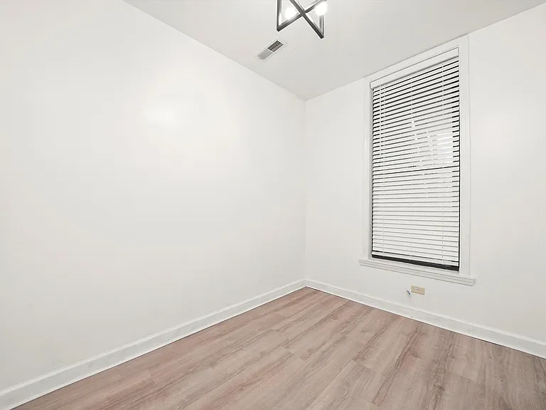 911 S Loomis St #1 — Photo 7
