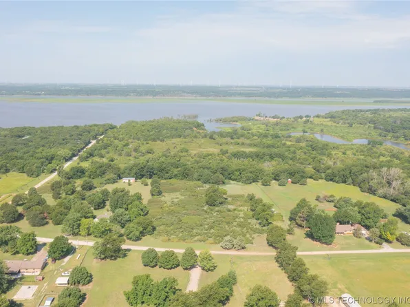 2153 N Butterfield Dr, Newkirk, OK 74647