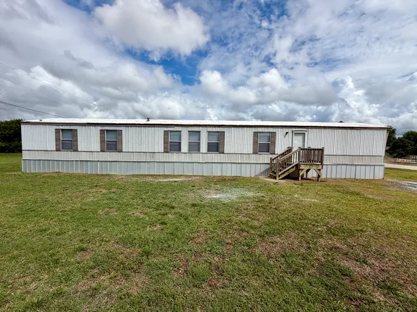 1402 Chicopee Rd, Benson, NC