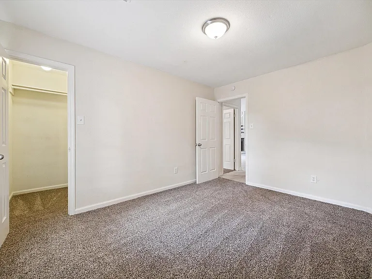 5715 S Magazine Cir — Photo 22