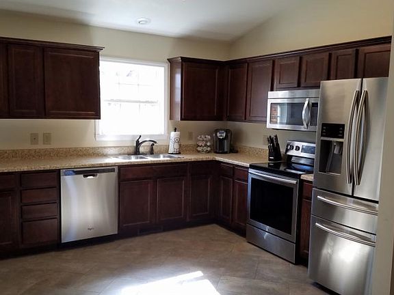 4th image of 148 Faith Cir