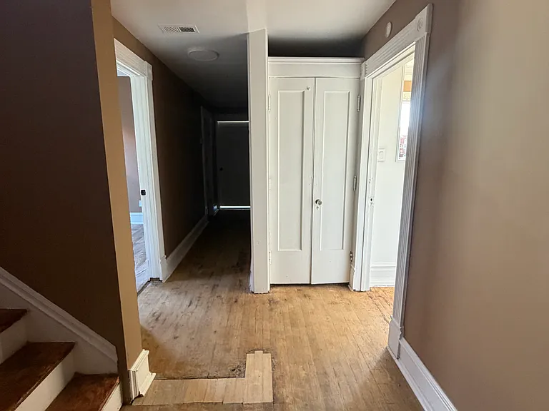5755 Waterman Blvd — Photo 8