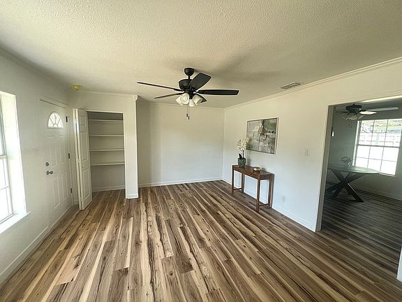 3rd image of 4126 Robinhood Dr