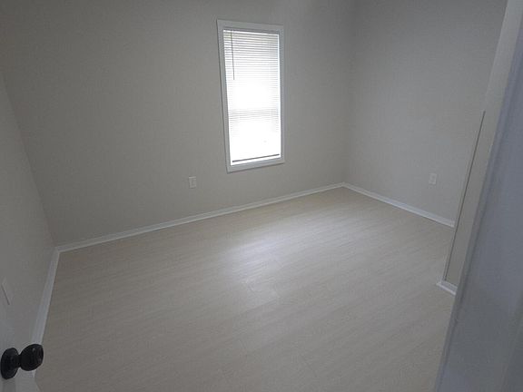 4th image of 4721 Ivy St