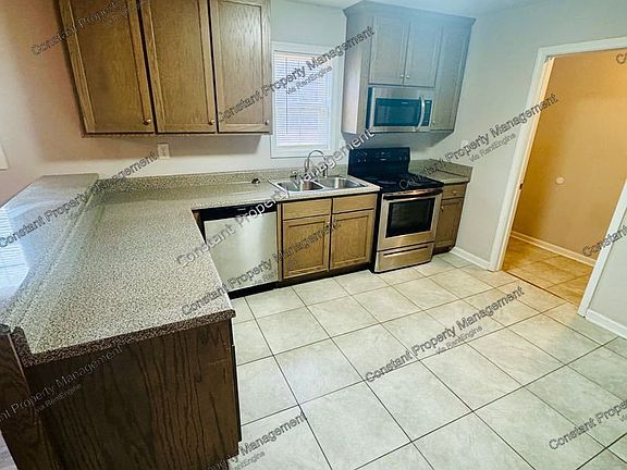 5th image of 165 Garrison Rd