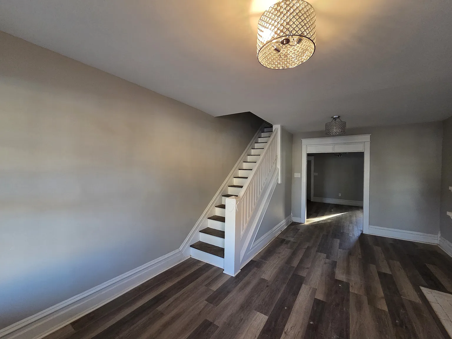 3 bed, 1.5 bath, 1142 sqft, $2,150 — Photo 2