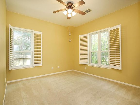 Secondary bedroom, very spacious.