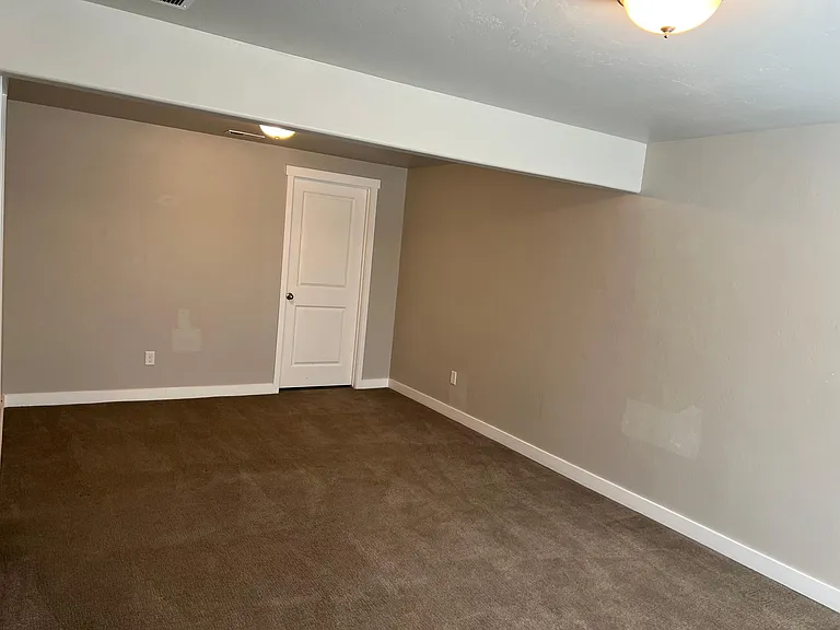 1053 W Painted Horse Ln — Photo 13