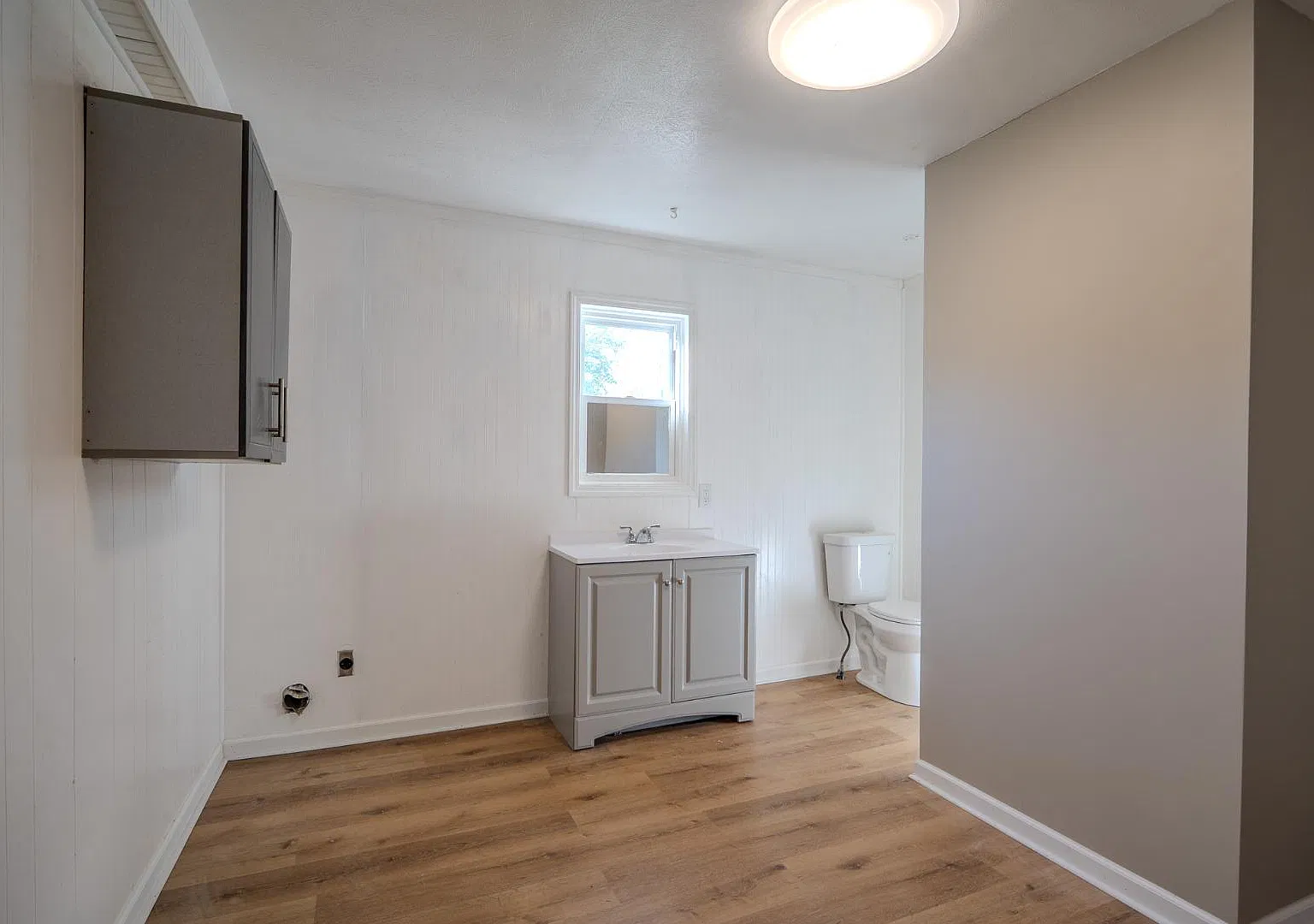 13304 Wilton Ave — Photo 3