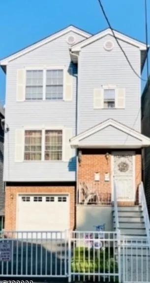 64 Isabella Ave — Photo 1