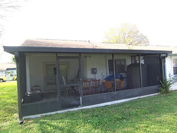 3rd image of 7217 Parkside Villas Dr