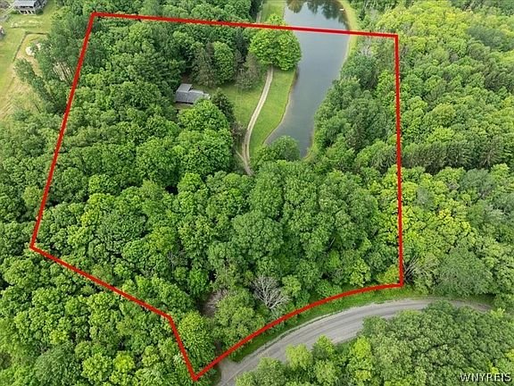 3rd image of 7483 Monk Hill Rd