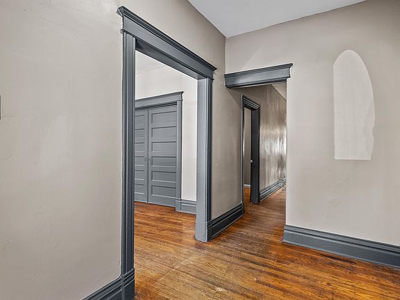 5th image of 2906 Victor St #2F