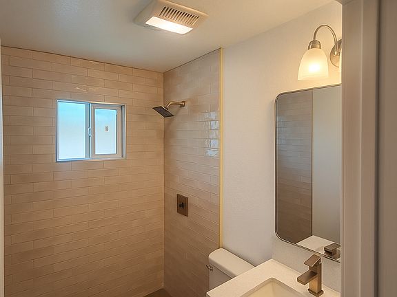 5th image of 1120 Bahia Ct #D