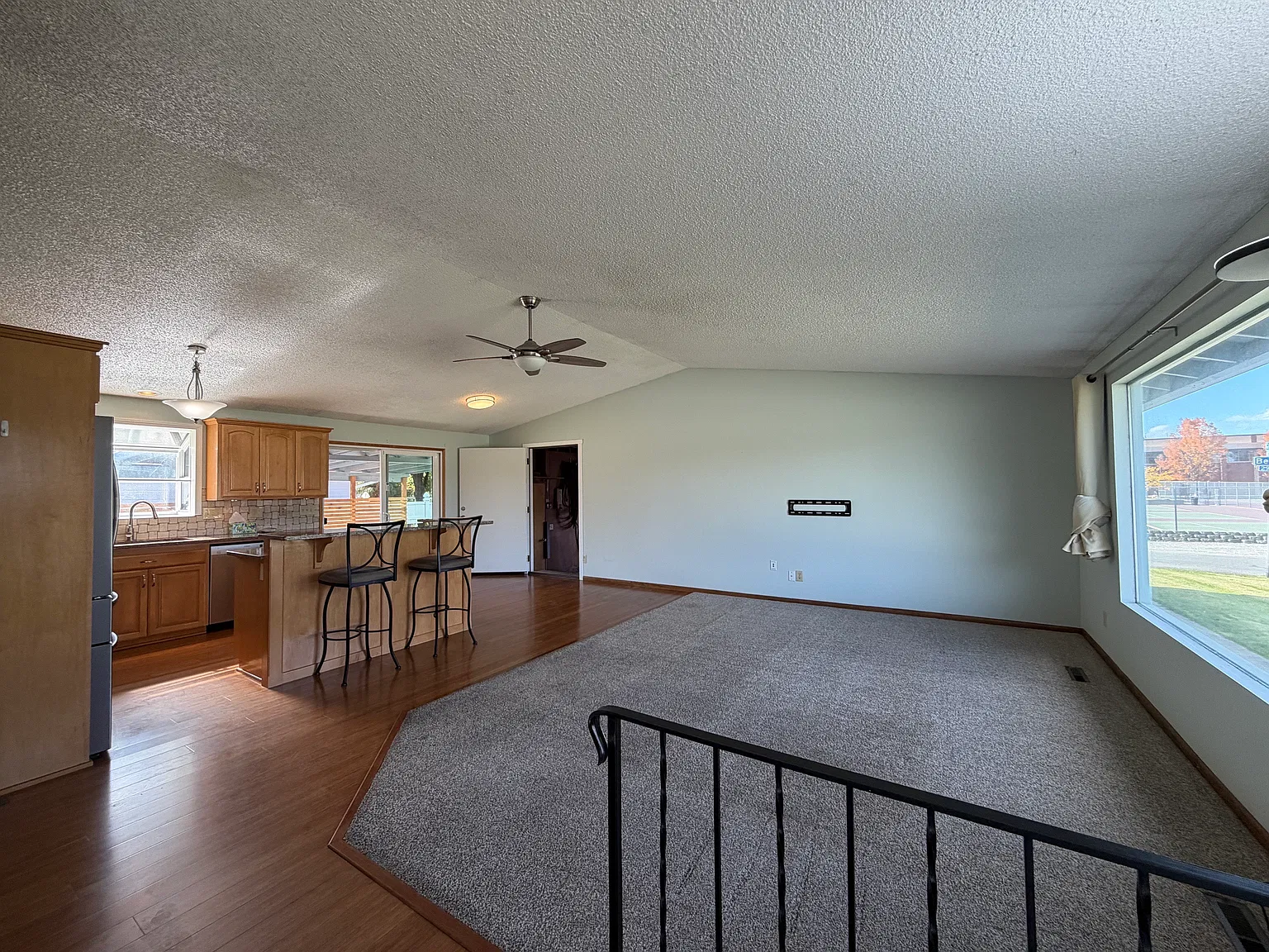 4 bed, 2288 sqft, $2,500 — Photo 4