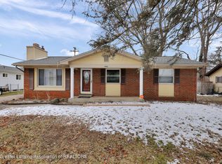 3945 Windward Dr, Lansing, MI 48911