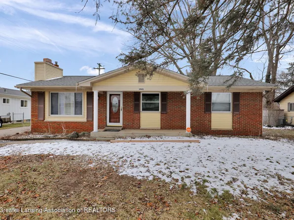 3945 Windward Dr, Lansing, MI 48911