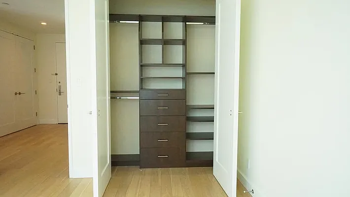 Rented by R New York | media 23