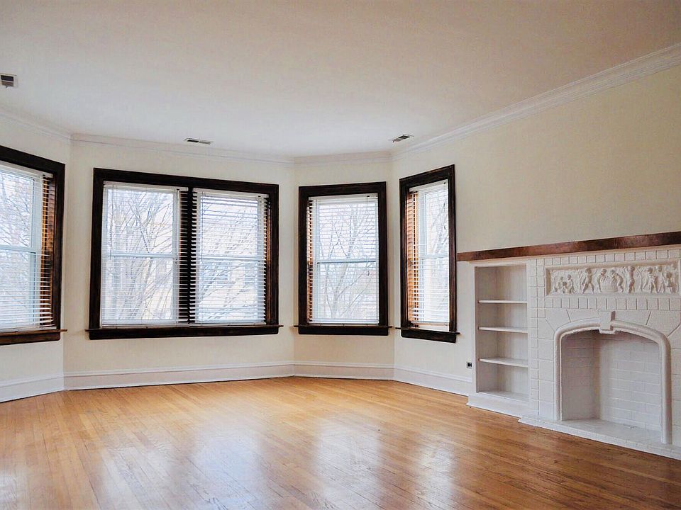 1st image of 7530 N Claremont Ave