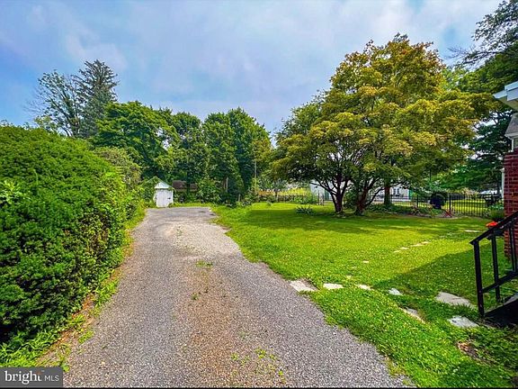 Driveway, off-street parking