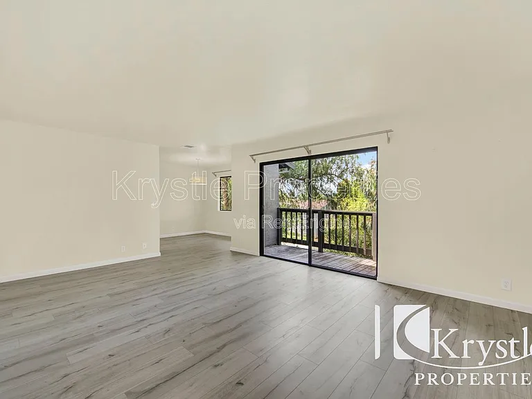 900 Cambridge Dr #176 — Photo 8