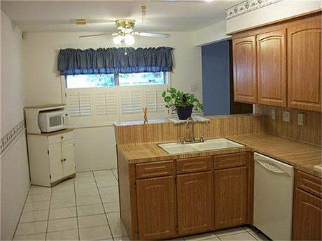 5th image of 238 Empress Dr