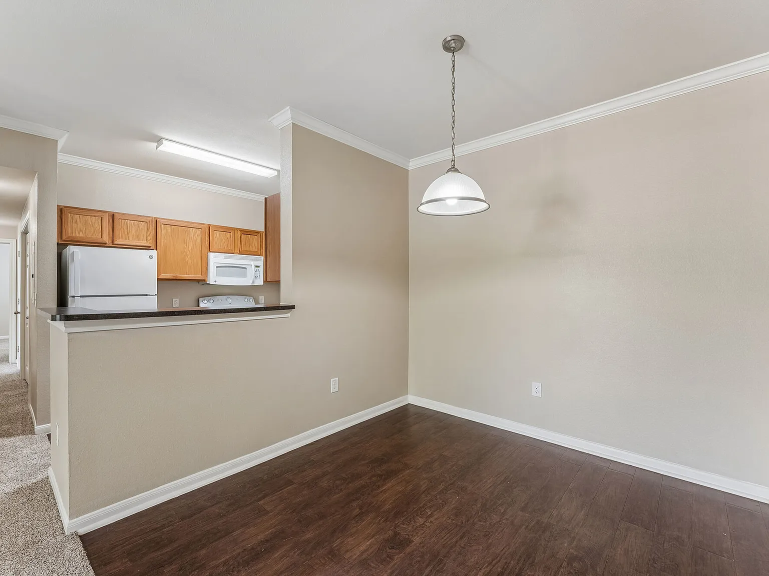 Point Royale Apartments — Photo 3